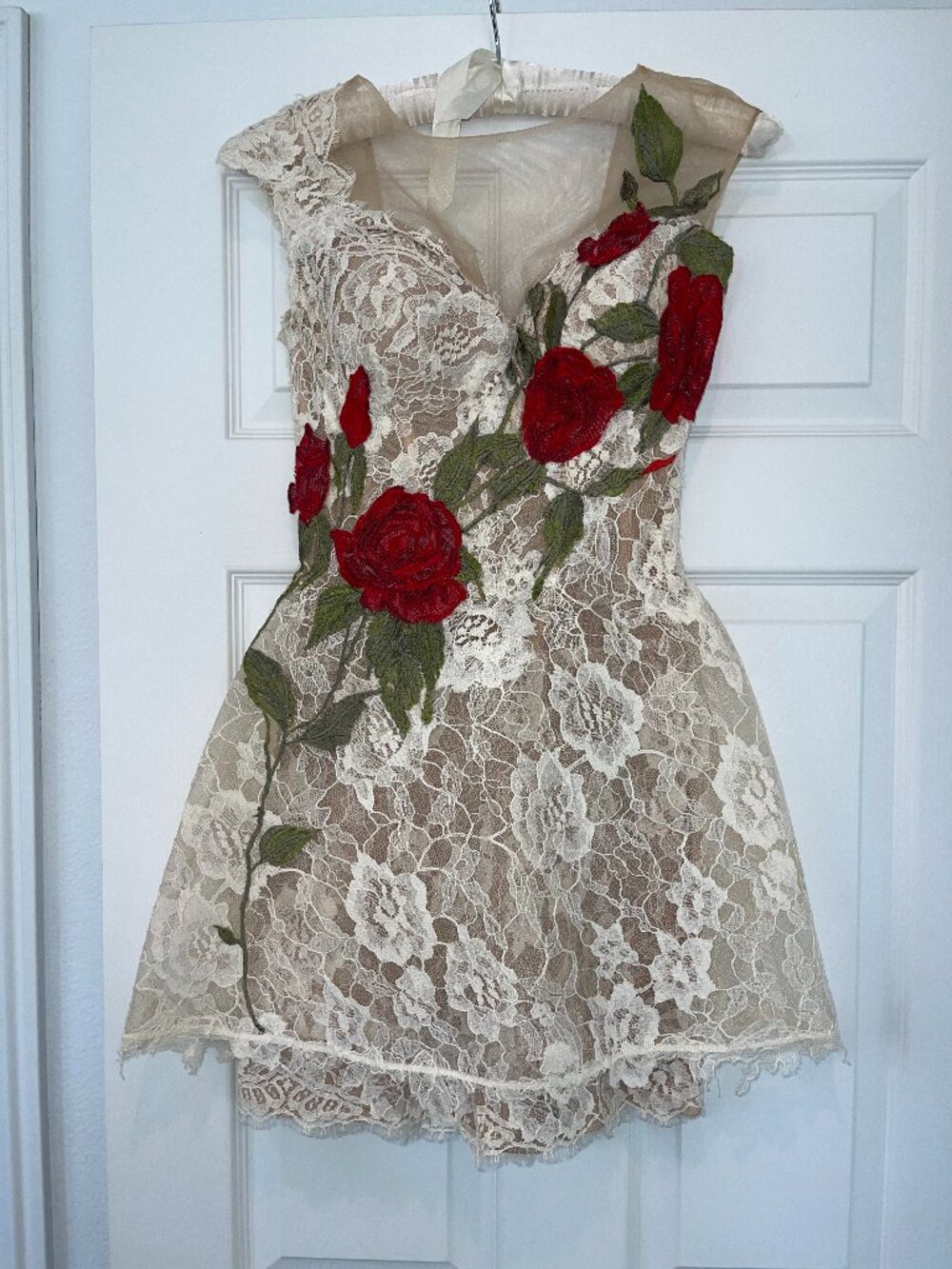 Gemy Maalouf Ivory Lace Red Rose Appliqué Dress | Size 6 | $2,350 Retail